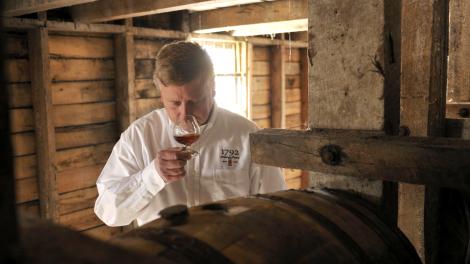 Bourbon, Whiskey & Moonshine: Sampling America’s Spirits Bourbon, Whiskey & Moonshine: Sampling America’s Spirits