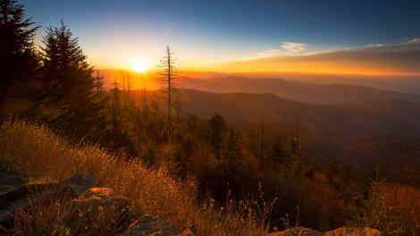 大煙山艷紅如火的秋季景色 大煙山艷紅如火的秋季景色