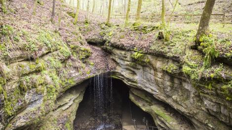 Entrance to Mammoth Cave at Mammoth Cave National Park in Kentucky Entrance to Mammoth Cave at Mammoth Cave National Park in Kentucky