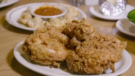 A plate of fried chicken from Castelli’s Restaurant in Alton, Illinois