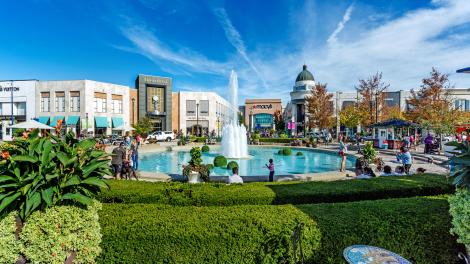 Beautiful day for shopping and dining at the Easton Town Center in Columbus, Ohio
