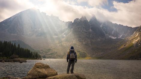 Sensational views while hiking in the Wind River Range in Wyoming