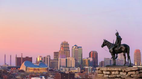 View of the Kansas City, Missouri skyline alongside “The Scout” statue by Cyrus E. Dallin