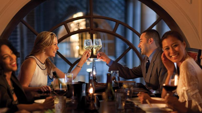 在亞特蘭大的 Silverman's Restaurant 享用美食