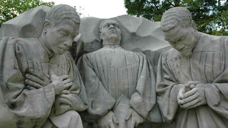 阿拉巴馬州伯明罕市凱利英格朗公園裡的神職人員雕像