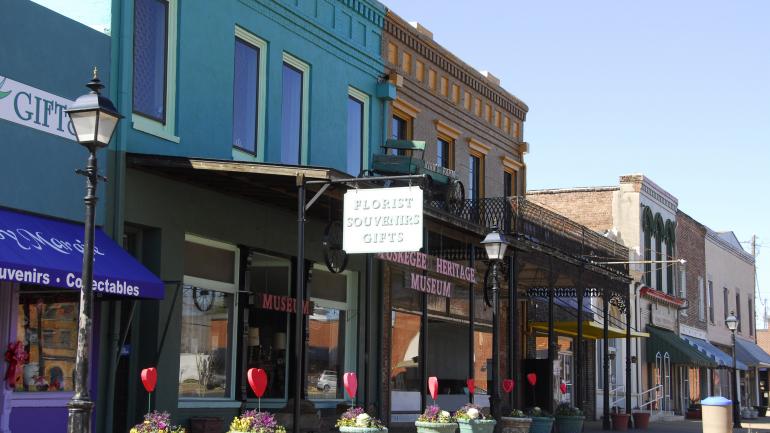 阿拉巴馬州塔斯基吉市中心，距離美國國家公園管理局歷史名勝只需開車一小段路