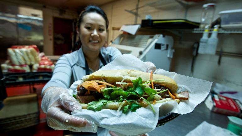 密西西比州比洛克西 Le Bakery 的越南窮小子三明治 密西西比州比洛克西 Le Bakery 的越南窮小子三明治