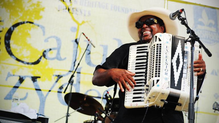 路易斯安那州紐奧良的凱金柴迪科音樂節 (Cajun Zydeco Festival) 路易斯安那州紐奧良的凱金柴迪科音樂節 (Cajun Zydeco Festival)