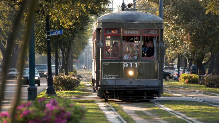 乘坐街車參觀路易斯安那州紐奧良市區 乘坐街車參觀路易斯安那州紐奧良市區
