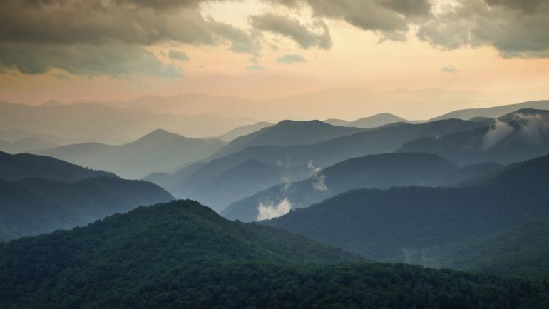 北卡羅萊納州布恩鎮祖父山的動人景緻