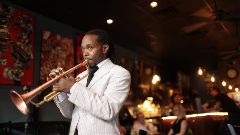 路易斯安那州紐奧良的法國人街表演