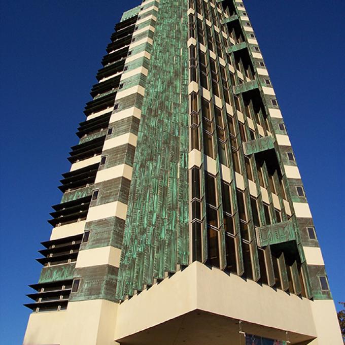 巴特爾斯維爾 19 層樓的普萊斯大樓正是由弗蘭克·勞埃德·賴特所設計。