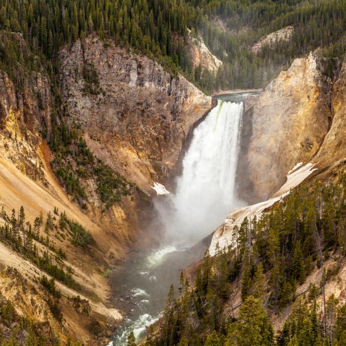 黃石國家公園的下瀑布
