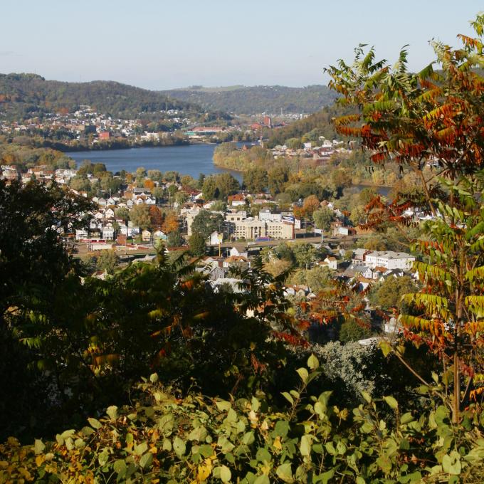 The Wheeling Convention of 1861 led to the creation of West Virginia, cementing the city’s role as the state’s birthplace.