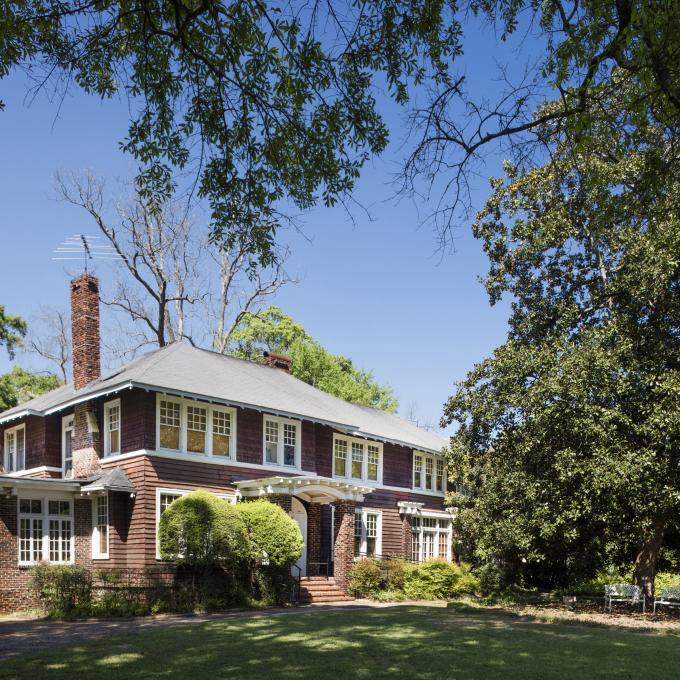 費茲傑羅博物館設於阿拉巴馬州蒙哥馬利市費茲傑羅夫婦原本的住所