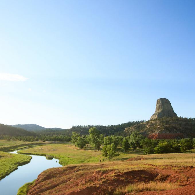 懷俄明州貝爾富什河沿岸的魔鬼塔國家紀念區