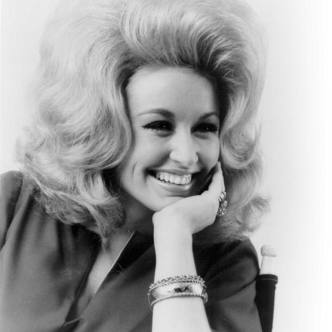 A photo of Dolly Parton who played in Knoxville, Tennessee