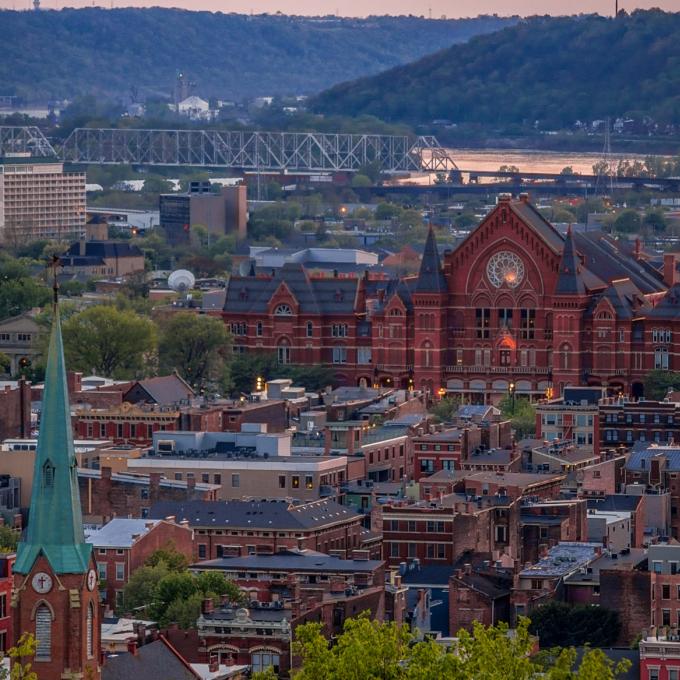 Historic buildings mixed with contemporary designs in downtown Cincinnati, Ohio Historic buildings mixed with contemporary designs in downtown Cincinnati, Ohio