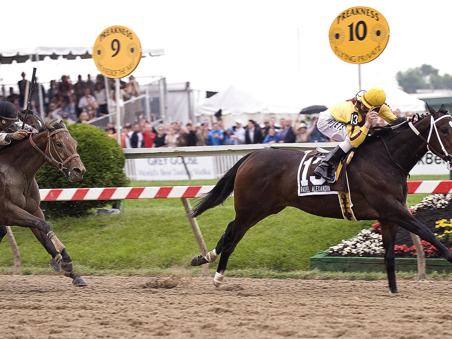 5 月第三個禮拜六舉辦的必利時錦標是純種賽馬三冠大賽的第二關