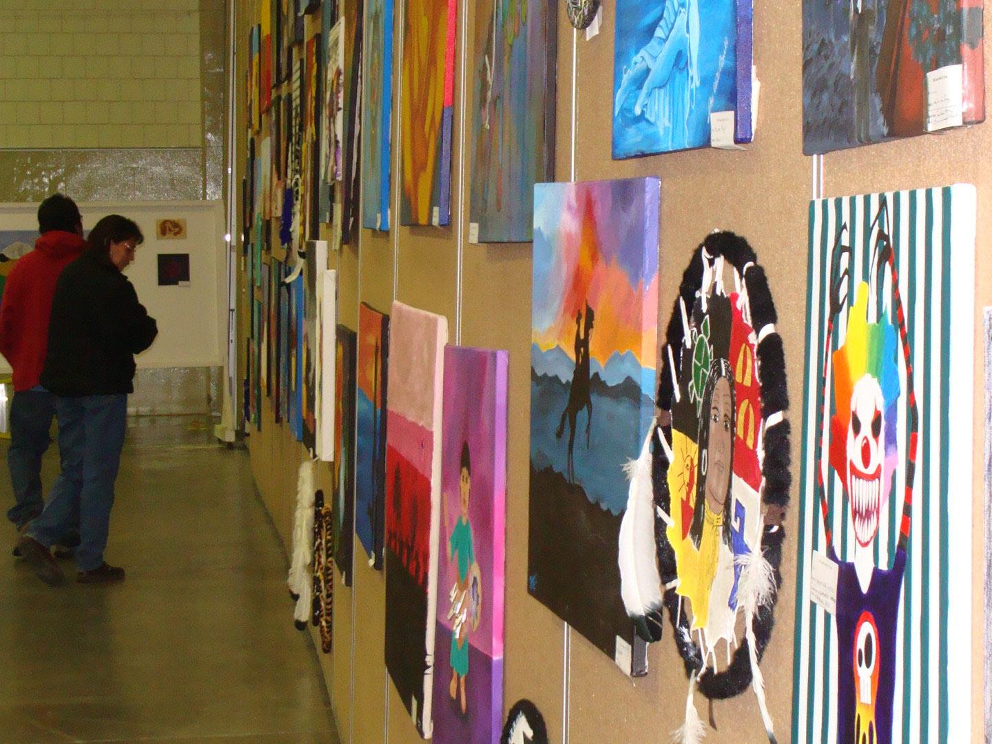 邀請全美青年參加體育、藝術和學術領域的友誼賽