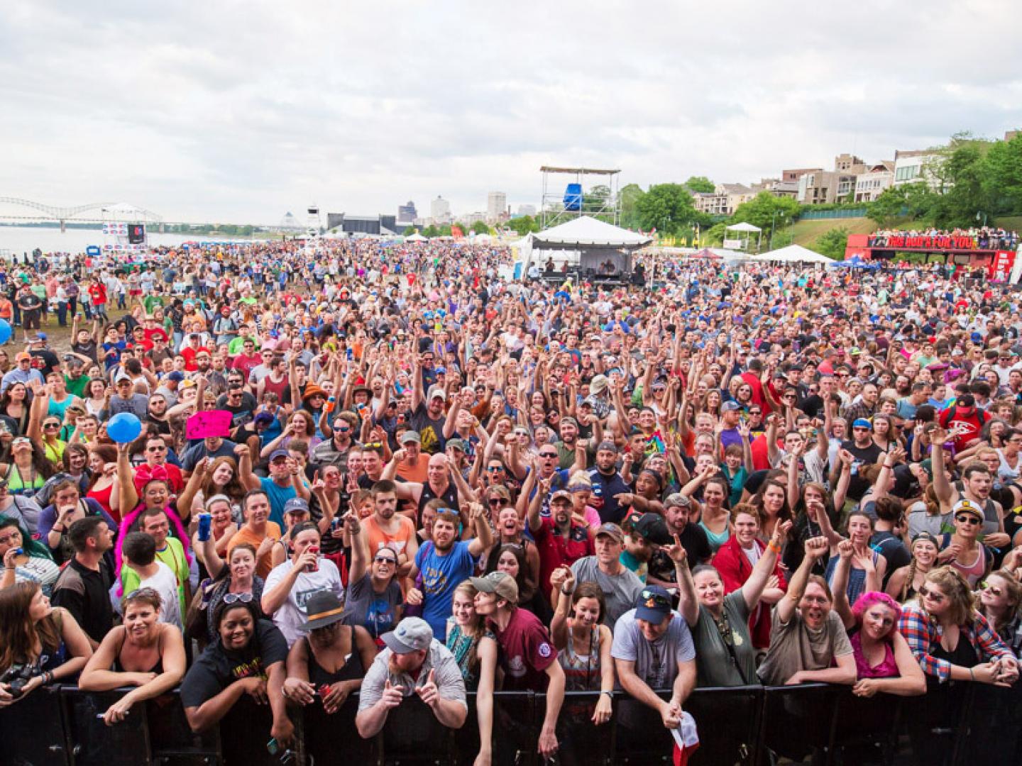 比爾街音樂節的擁擠人潮