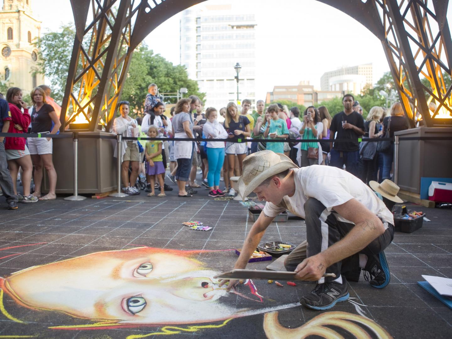 巴士底日艾菲爾鐵塔底下的藝術家 巴士底日艾菲爾鐵塔底下的藝術家