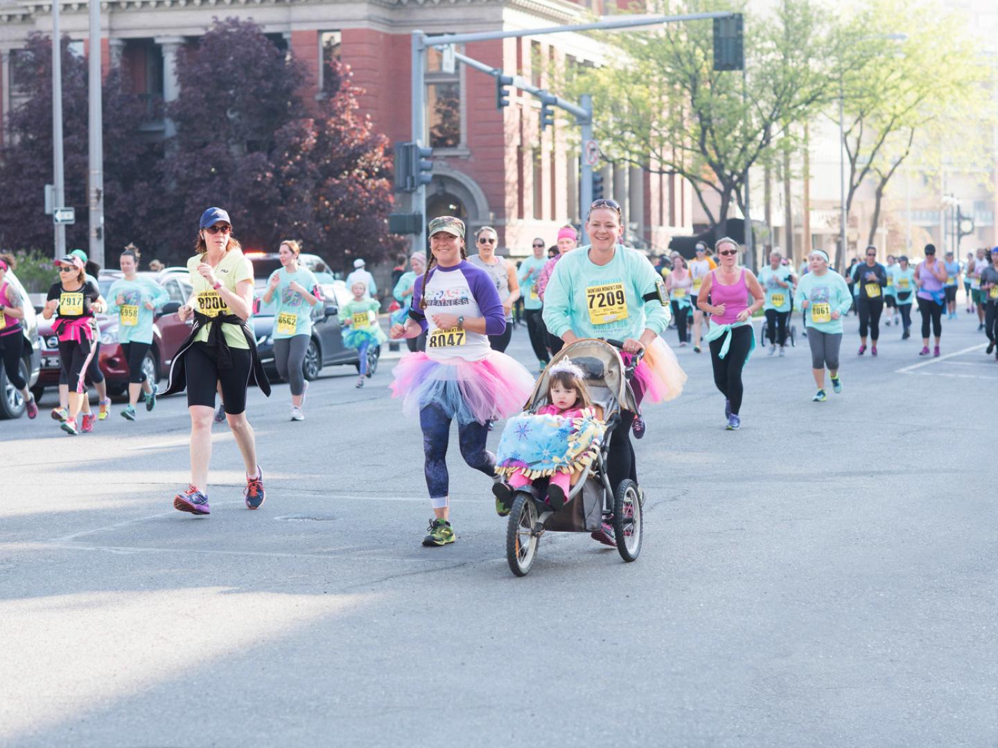 參加蒙大拿州女子賽跑