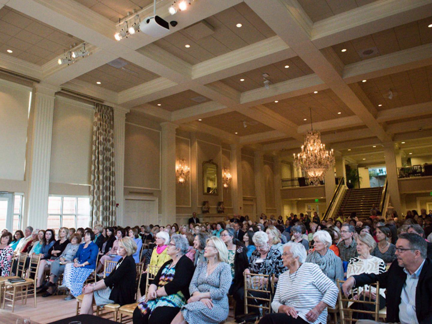 參加阿肯色州州長官邸的文學節活動