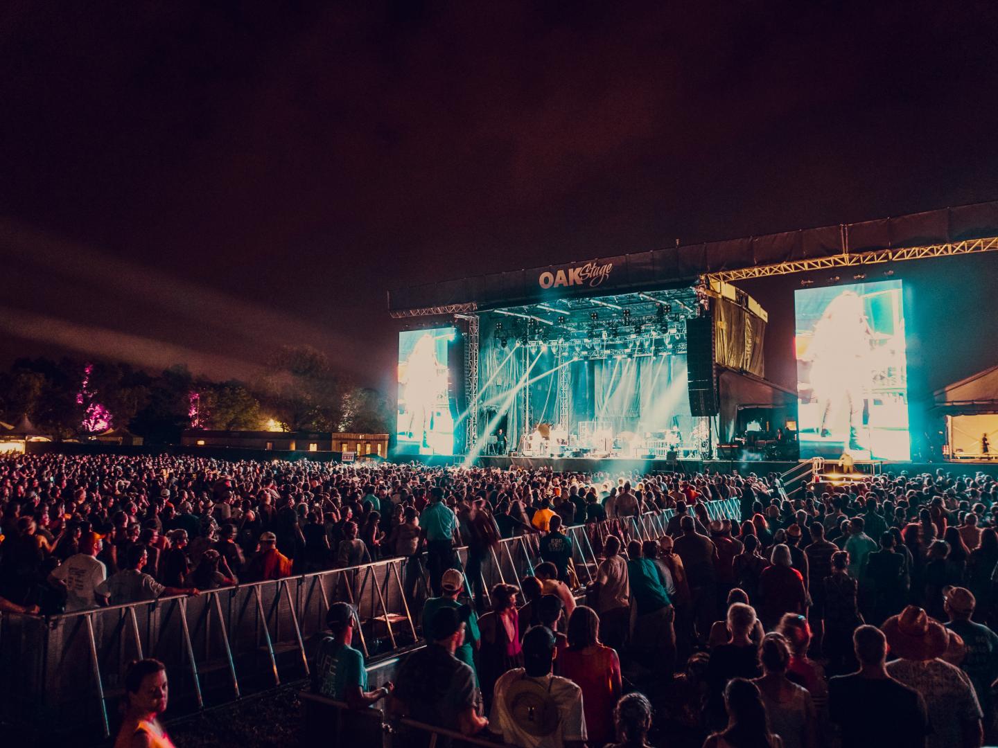 肯塔基州路易斯維爾的波本威士忌經典搖滾音樂節音樂節現場音樂演出