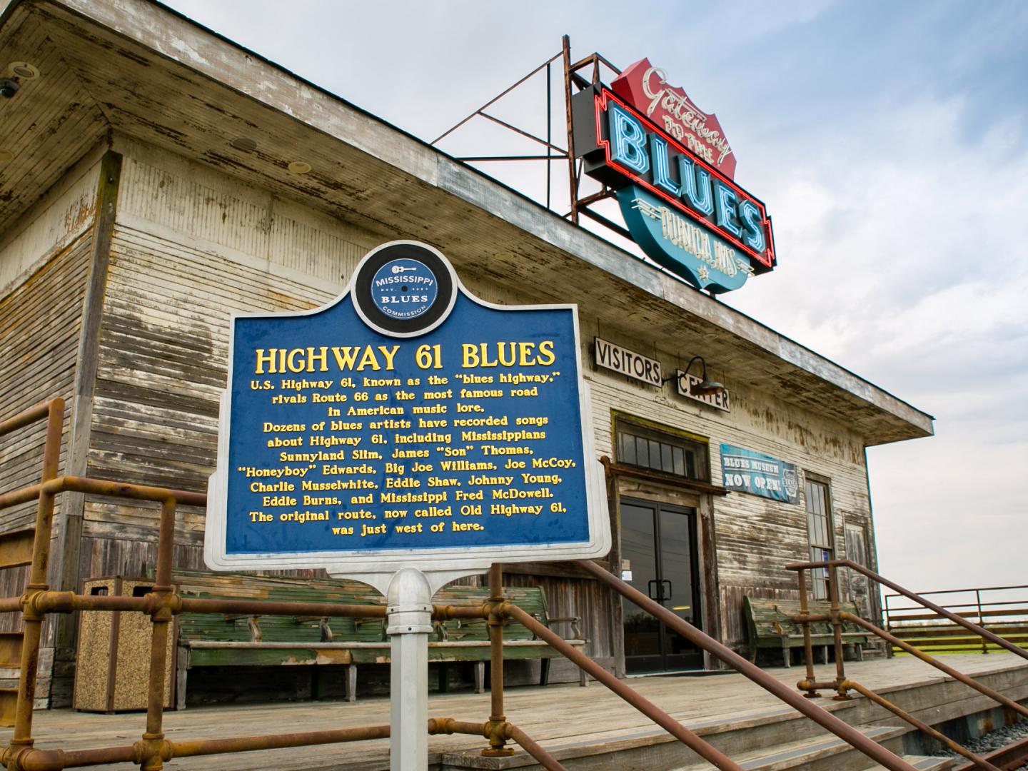  位於圖尼卡的61號「藍調公路」上的藍調之門遊客中心和博物館