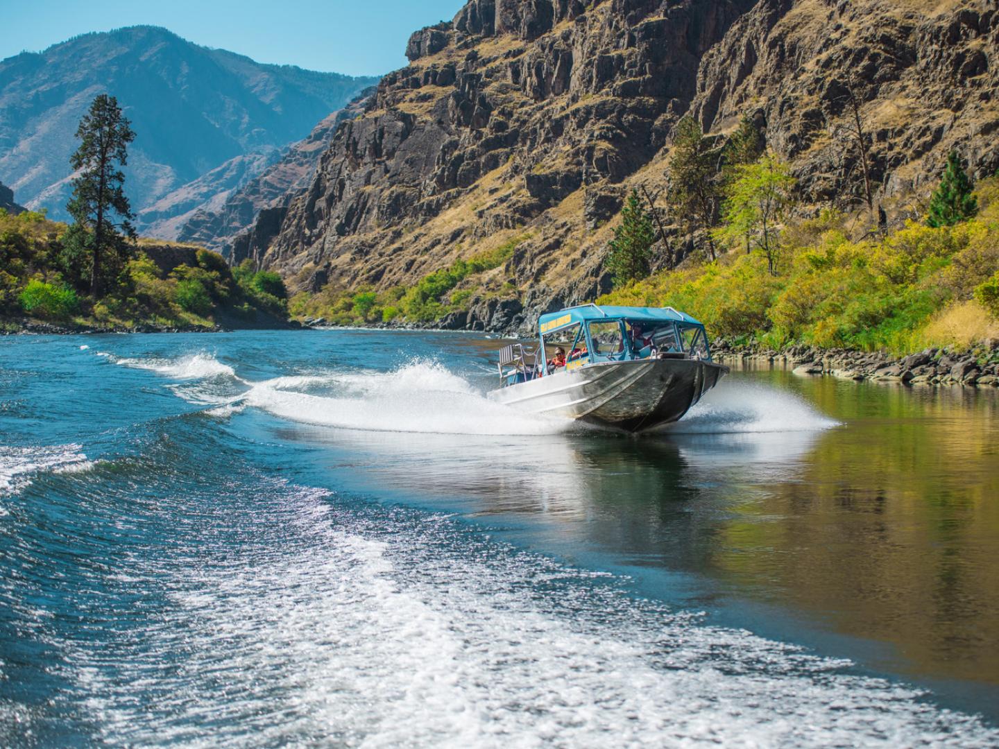 搭船遊覽地獄峽谷