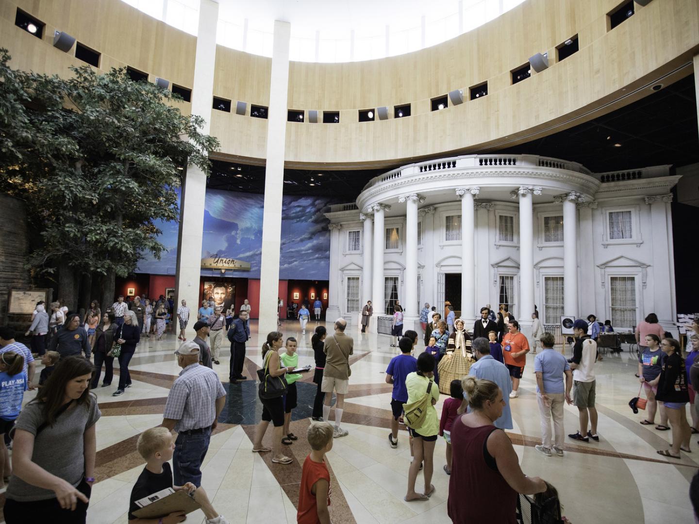 探索林肯總統圖書館和博物館