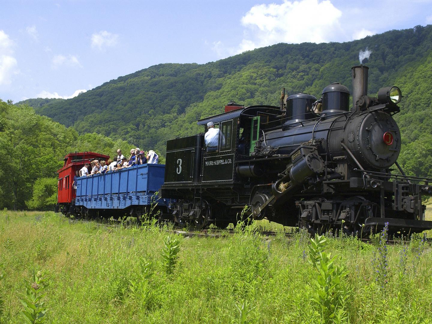 搭乘杜賓與綠薔薇谷鐵道沿路觀光 搭乘杜賓與綠薔薇谷鐵道沿路觀光