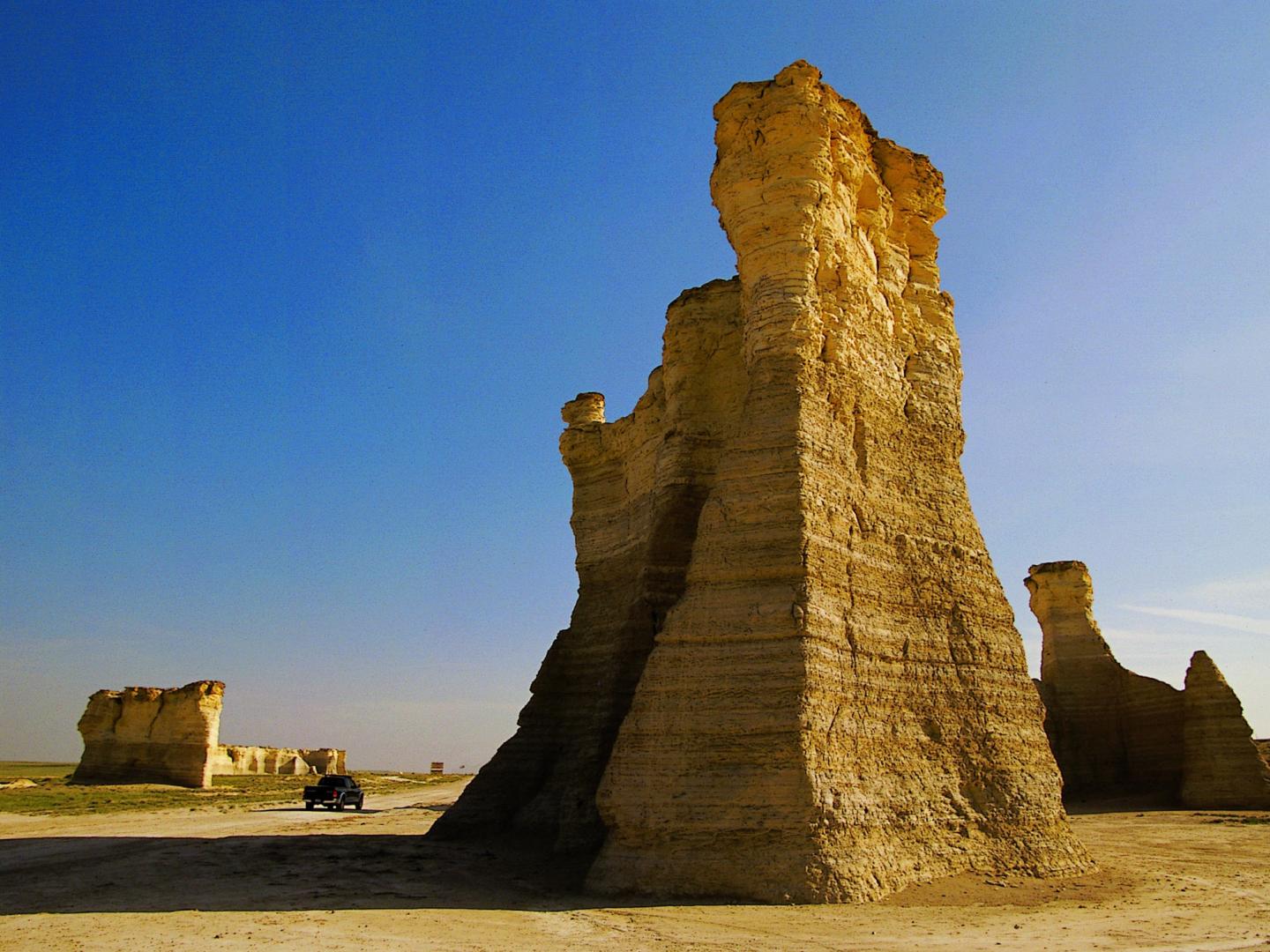 位在堪薩斯州西北部 8 千萬年歷史的紀念碑岩石，有時稱為白堊金字塔