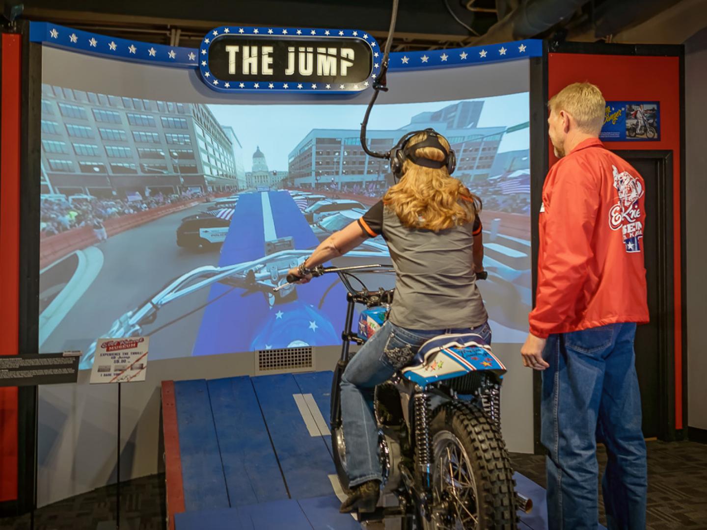 在堪薩斯州托彼卡的埃佛克尼佛博物館探索各個景點