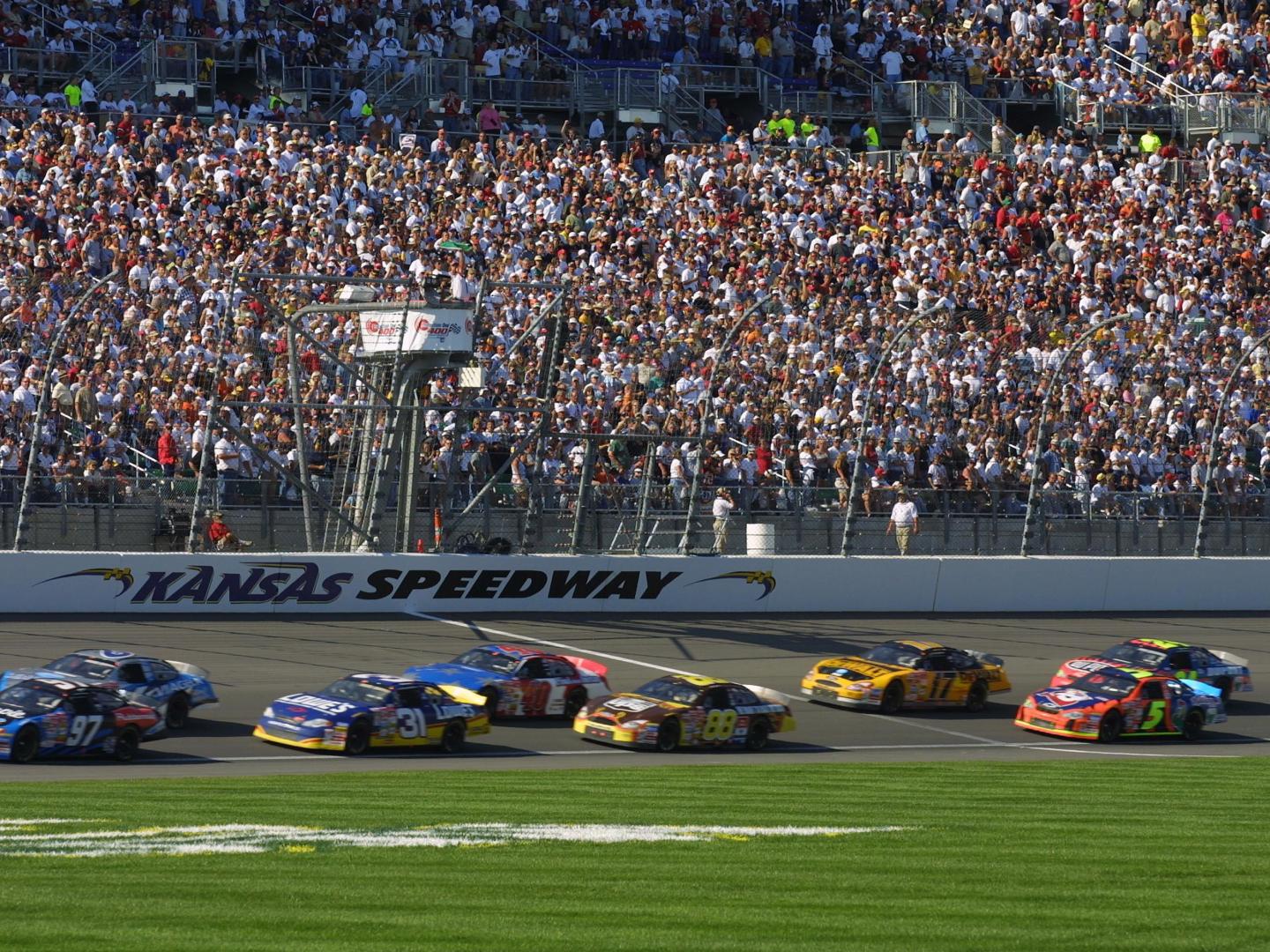 在堪薩斯城的堪薩斯賽道舉行運動汽車競賽