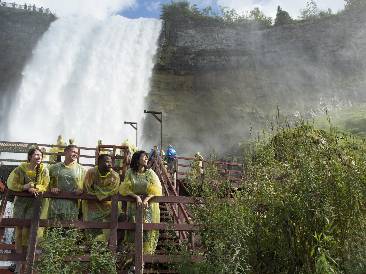 在紐約州的尼加拉瀑布州立公園遊覽風洞
