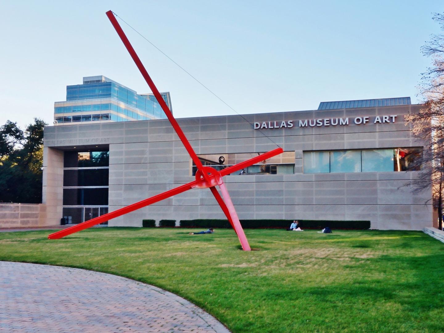 Exterior view of the Dallas Museum of Art in Texas