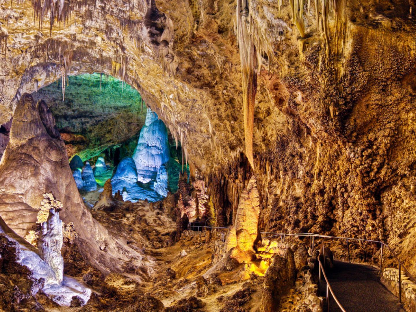 Inside New Mexico's Carlsbad Caverns