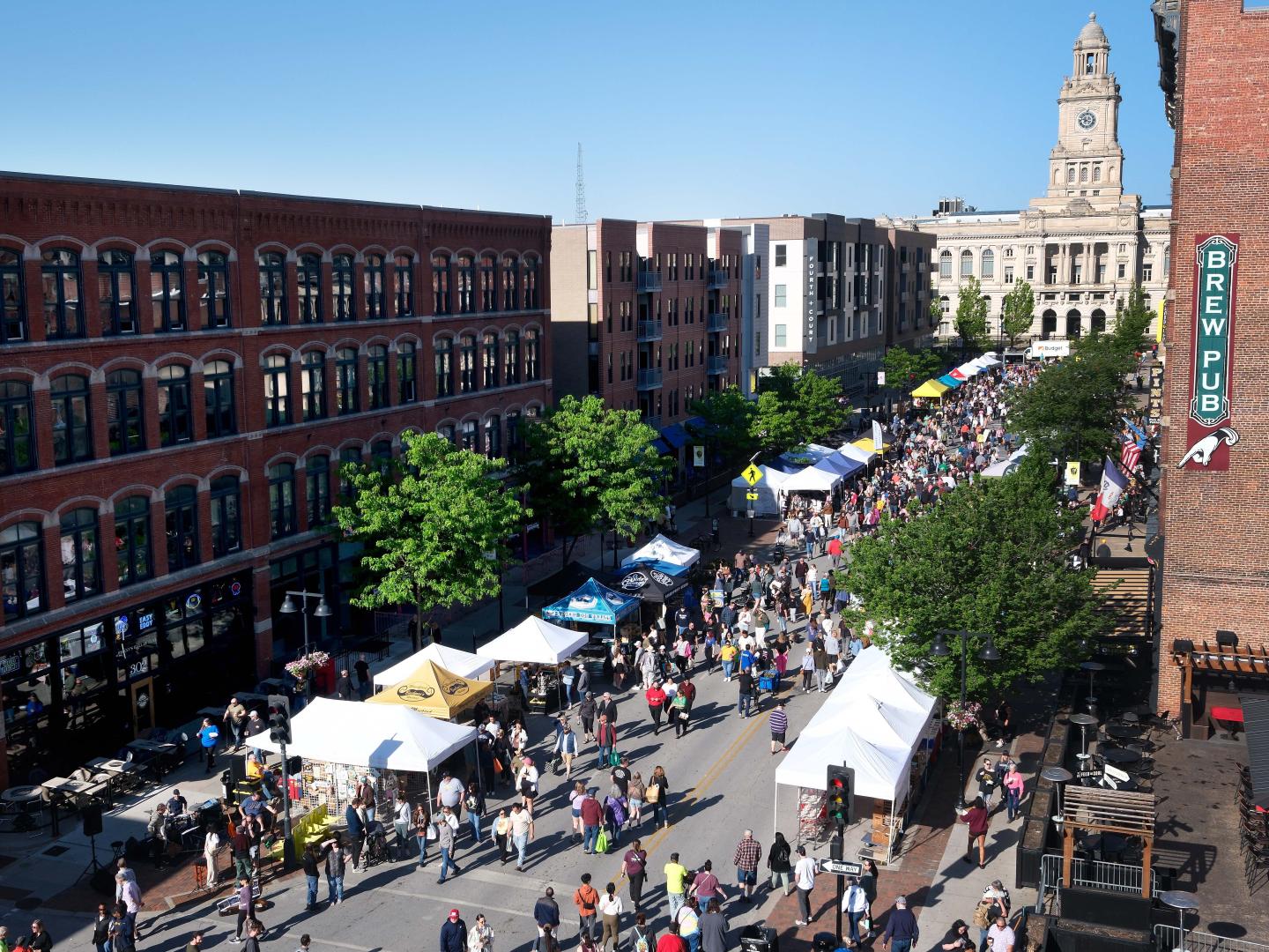 The Downtown Farmers’ Market in Des Moines, Iowa The Downtown Farmers’ Market in Des Moines, Iowa