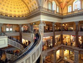 凱薩宮飯店內的羅馬市集商場