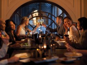 在亞特蘭大的 Silverman's Restaurant 享用美食