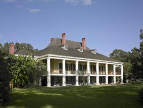 德斯川莊園 (Destrehan Plantation)，位於路易斯安那州紐奧良的種植園區 (Plantation Country)