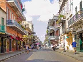體驗路易斯安那州紐奧良皇室街 (Royal Street) 的景色與音樂 體驗路易斯安那州紐奧良皇室街 (Royal Street) 的景色與音樂