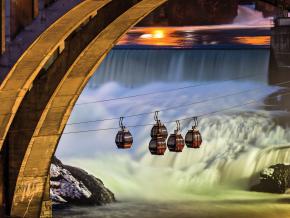 SkyRide gondolas over mighty Spokane Falls SkyRide gondolas over mighty Spokane Falls