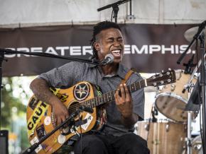 南方民俗節慶中心的現場音樂表演 南方民俗節慶中心的現場音樂表演