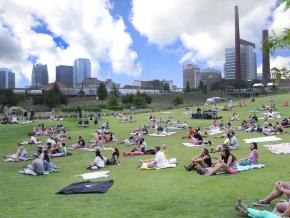 在鐵路公園享受美好的一天