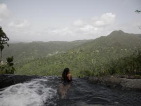 鳥瞰山巒與熱帶雨林美景的絕佳地點 鳥瞰山巒與熱帶雨林美景的絕佳地點
