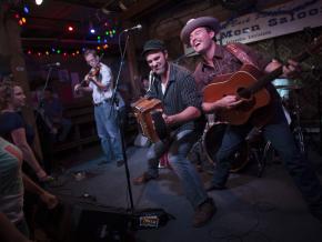 藍月沙龍招待所的音樂演出 藍月沙龍招待所的音樂演出