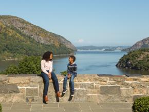 哈德遜河谷的林木在秋日綻放五彩斑斕的美麗色彩